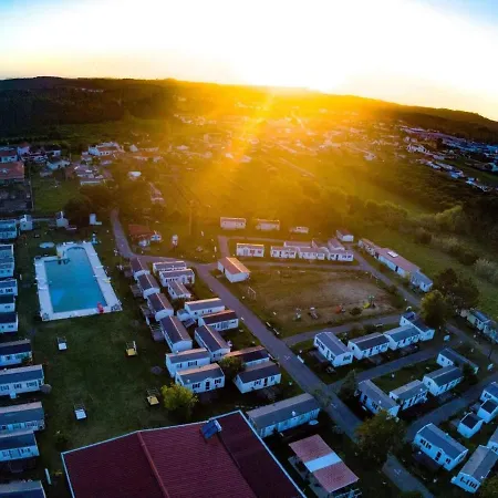 Natur Camping Bungalow T1 - 2 בית נופש *