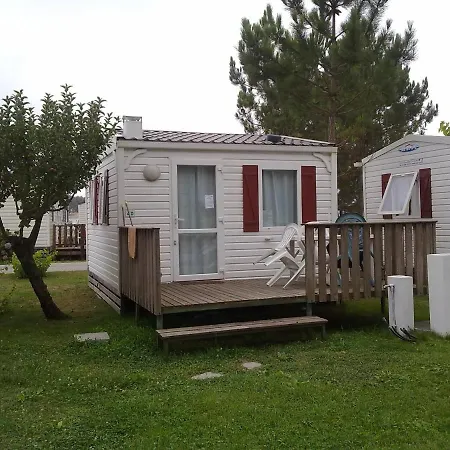 בית נופש Natur Camping Bungalow T1 - 2