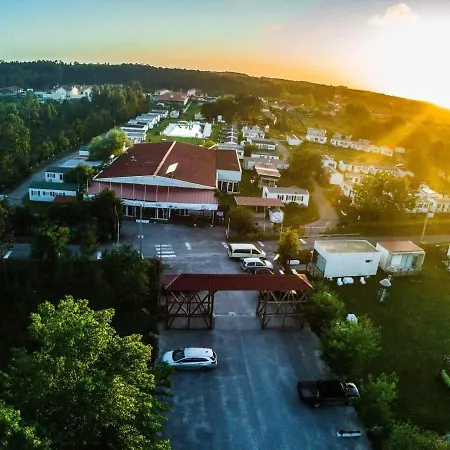 בית נופש Natur Camping Bungalow T1 - 2 *